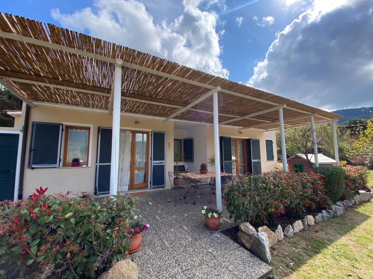 Villetta Di Rosa Procchio  Ngoại thất bức ảnh