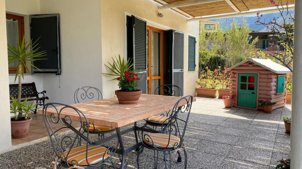 Villetta Di Rosa Procchio  Ngoại thất bức ảnh
